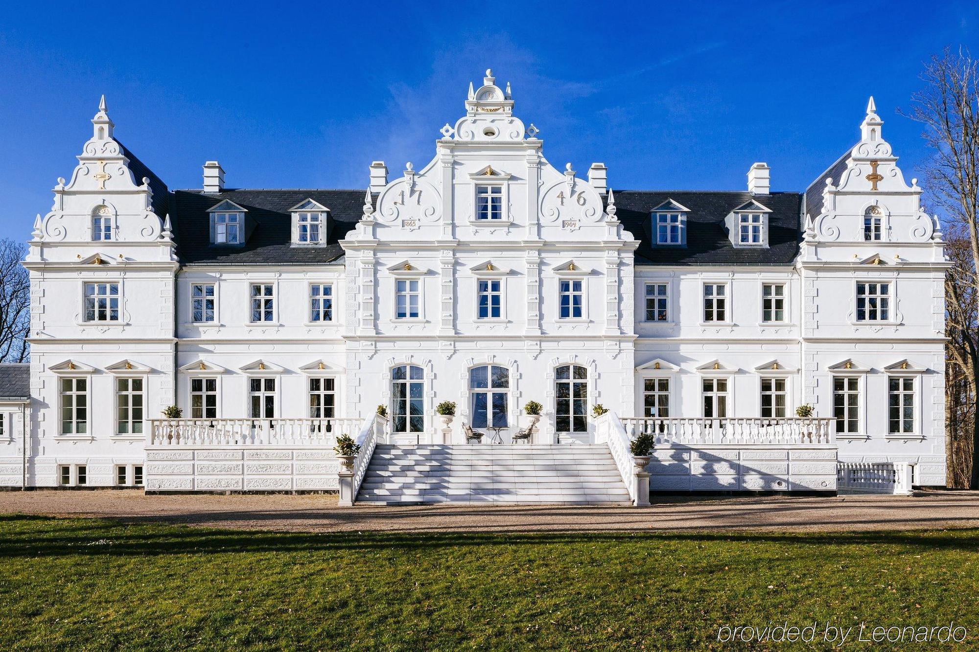 Отель Kokkedal Slot Copenhagen Хёрсхольм Экстерьер фото